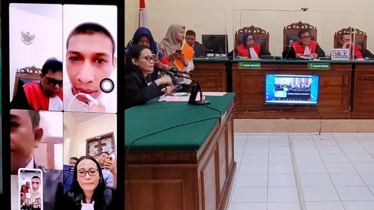 Bartender Ngawur, Racik Minuman Keras agar Cepat Mabuk, 3 Personil Band Tewas, Arnold Zadrach Diadili