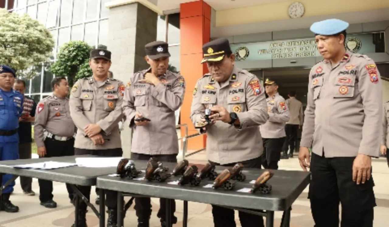 Pastikan Keamanan dan Kelengkapan, Polres Gresik Gelar Sidak Senpi