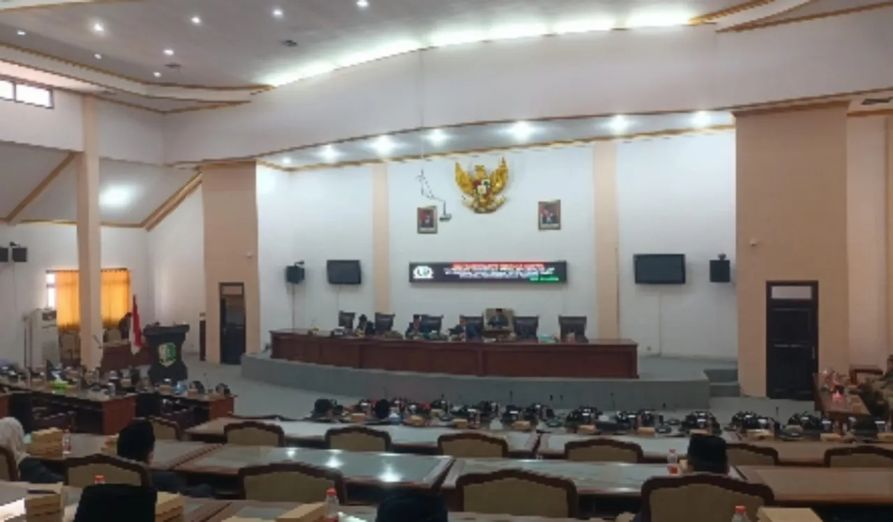 Rapat Paripurna DPRD Sampang, Bahas Tentang Aset Desa Tahun 2025 - 2045