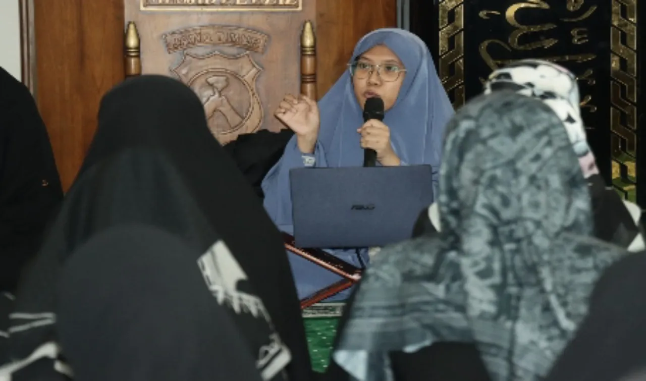 Perkuat Keimanan, Polres Gresik Gelar Ngaji Bareng Ustadzah Marwa