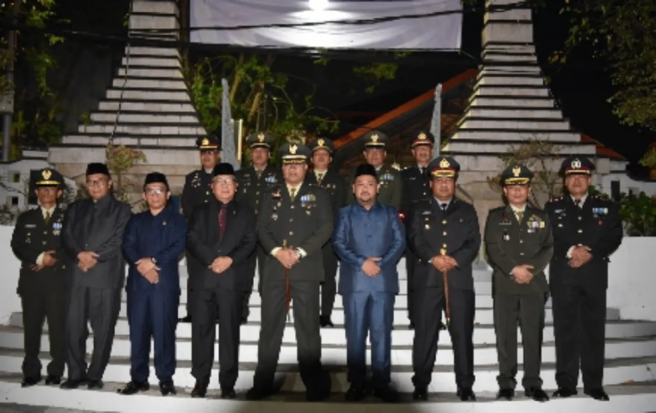 Peringati HUT RI Ke-79, Forkopimda  Gelar Upacara Kehormatan dan Renungan Suci di TMP Gresik