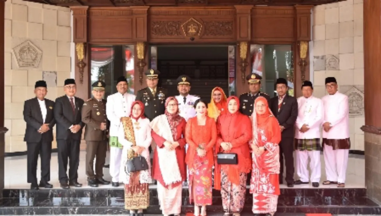Kapolres Gresik Hadiri Upacara HUT Kemerdekaan RI ke 79 di Pemkab Gresik