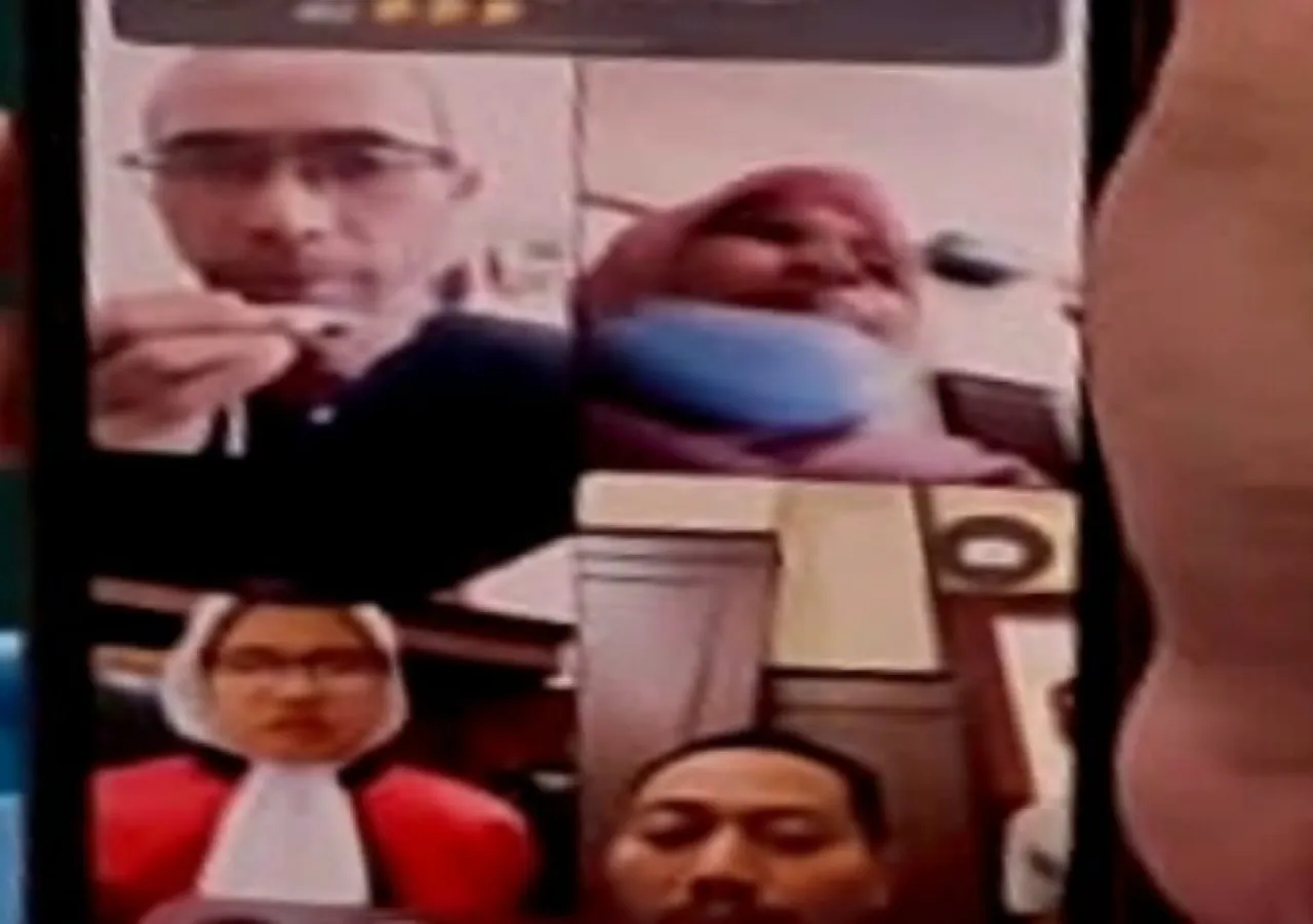 Pura-pura Jual Lampu, Rekam Bawah Daster Pake Hp Terlihat Celana Dalam, Khoirul Anwar Dihukum 10 Bulan Bui