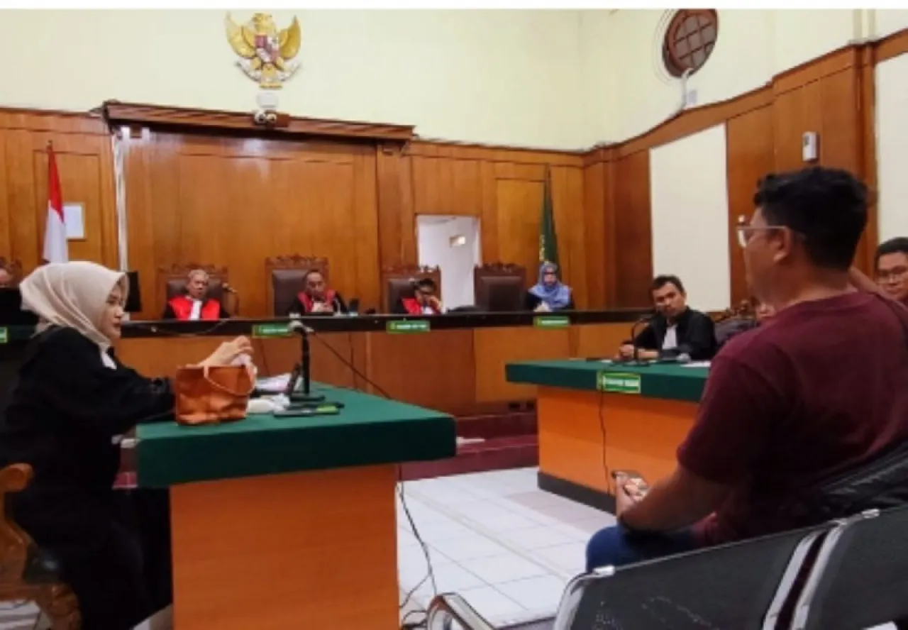 Kulakan Sabu 75 Gram, Dijual dalam Poket Kecil, Hosen dan Riki Diadili di PN Surabaya