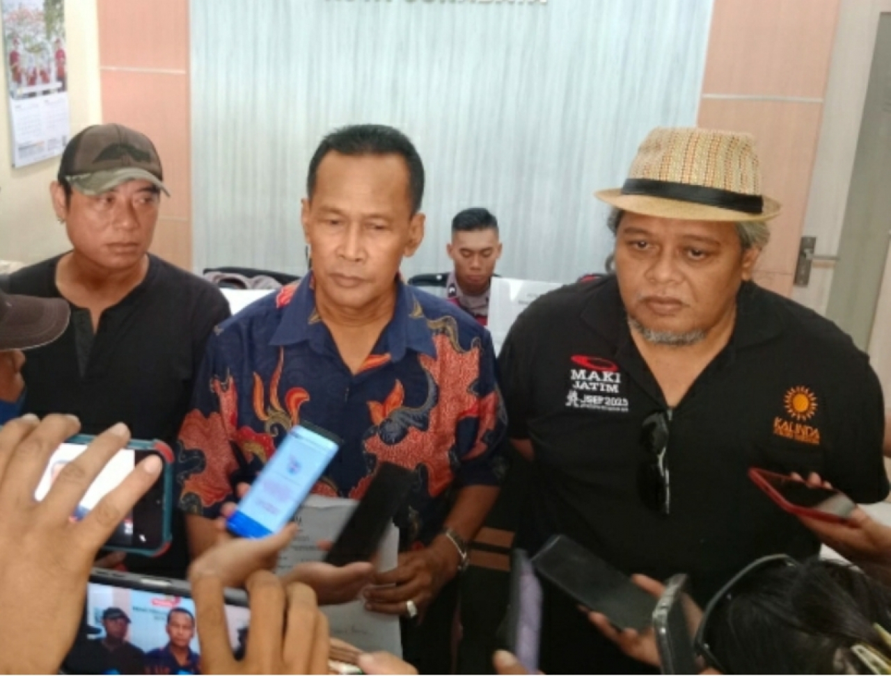 Edy Sucipto Bersama Maki Jatim Hadiri Undangan Bawaslu Surabaya, Terima Rekomendasi Laporan ke MK
