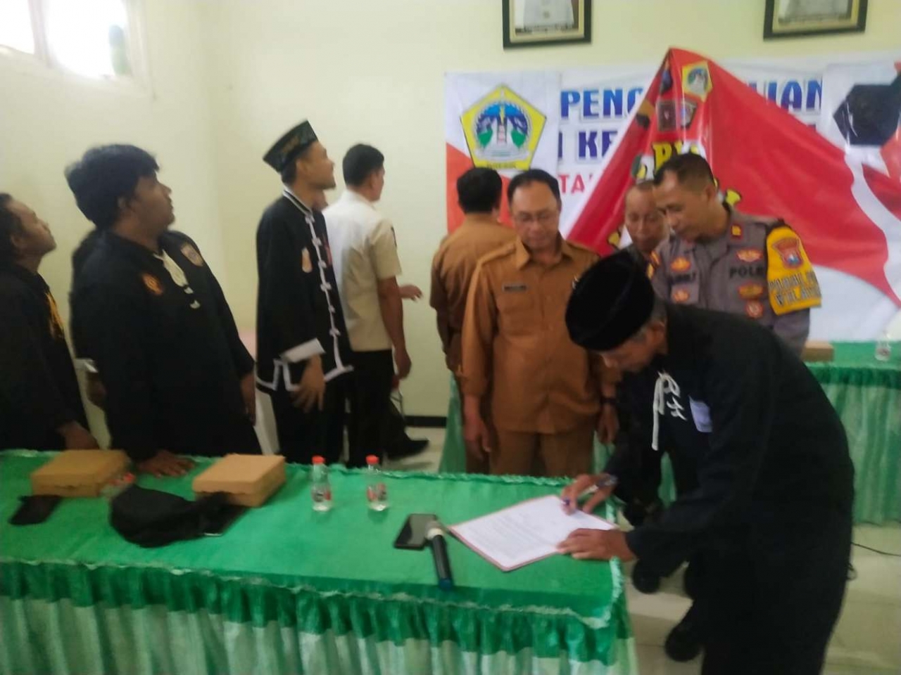 Polsek Benjeng Hadiri Deklarasi Damai dan Halal Bihalal bersama Perguruan Silat