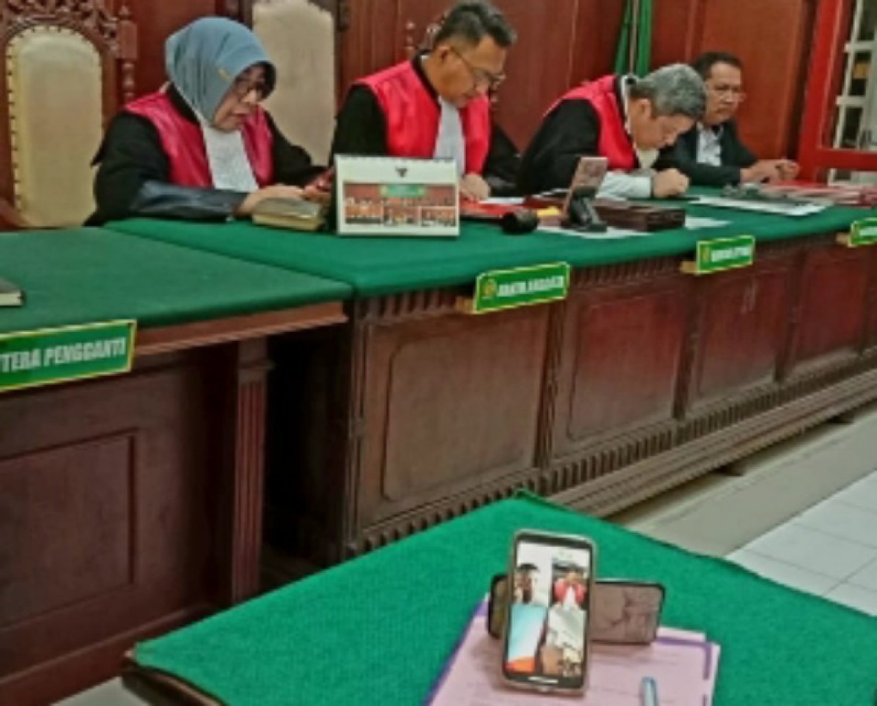 Pekerjakan Anak Dibawah Umur Jadi PSK, Yeyen dan Sandy Sanjaya Dihukum 7 Bulan Bui