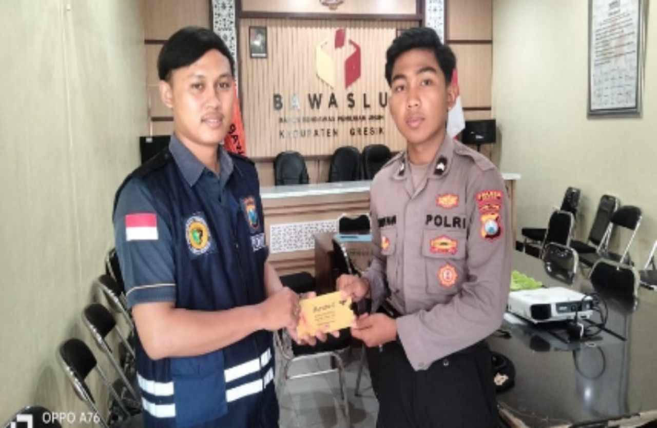 Pasca Pilkada, Polres Gresik Periksa Kesehatan Petugas Pengamanan KPU dan Bawaslu