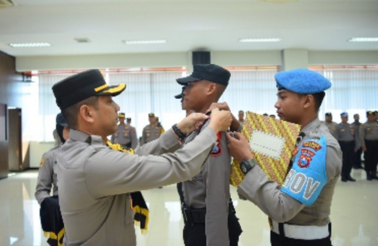 Polres Gresik Gelar Upacara Penutupan Bintara Polri