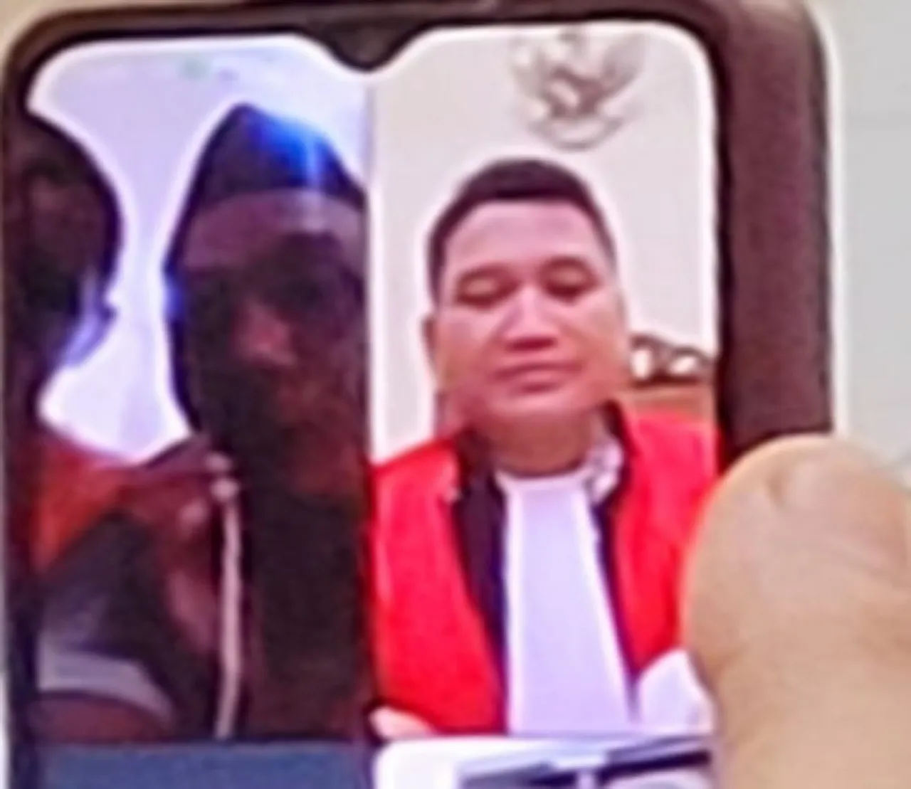 Main Judi Online Mahjong Ways di Ruang Tunggu Gapura Surya, Siswanto dan Jarokhim Diadili di PN Surabaya