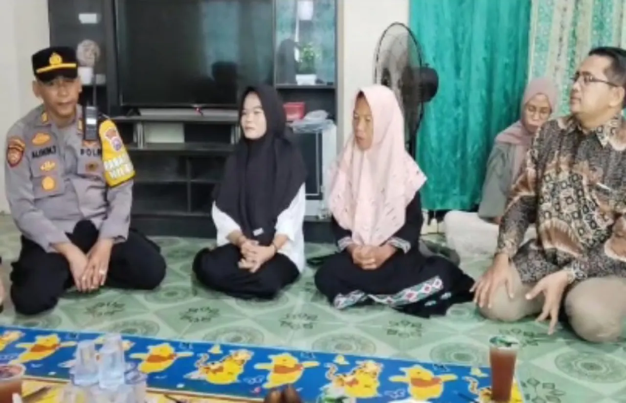 Kapolres Gresik Berikan Dukungan Psikologis kepada Korban Percobaan Bunuh Diri