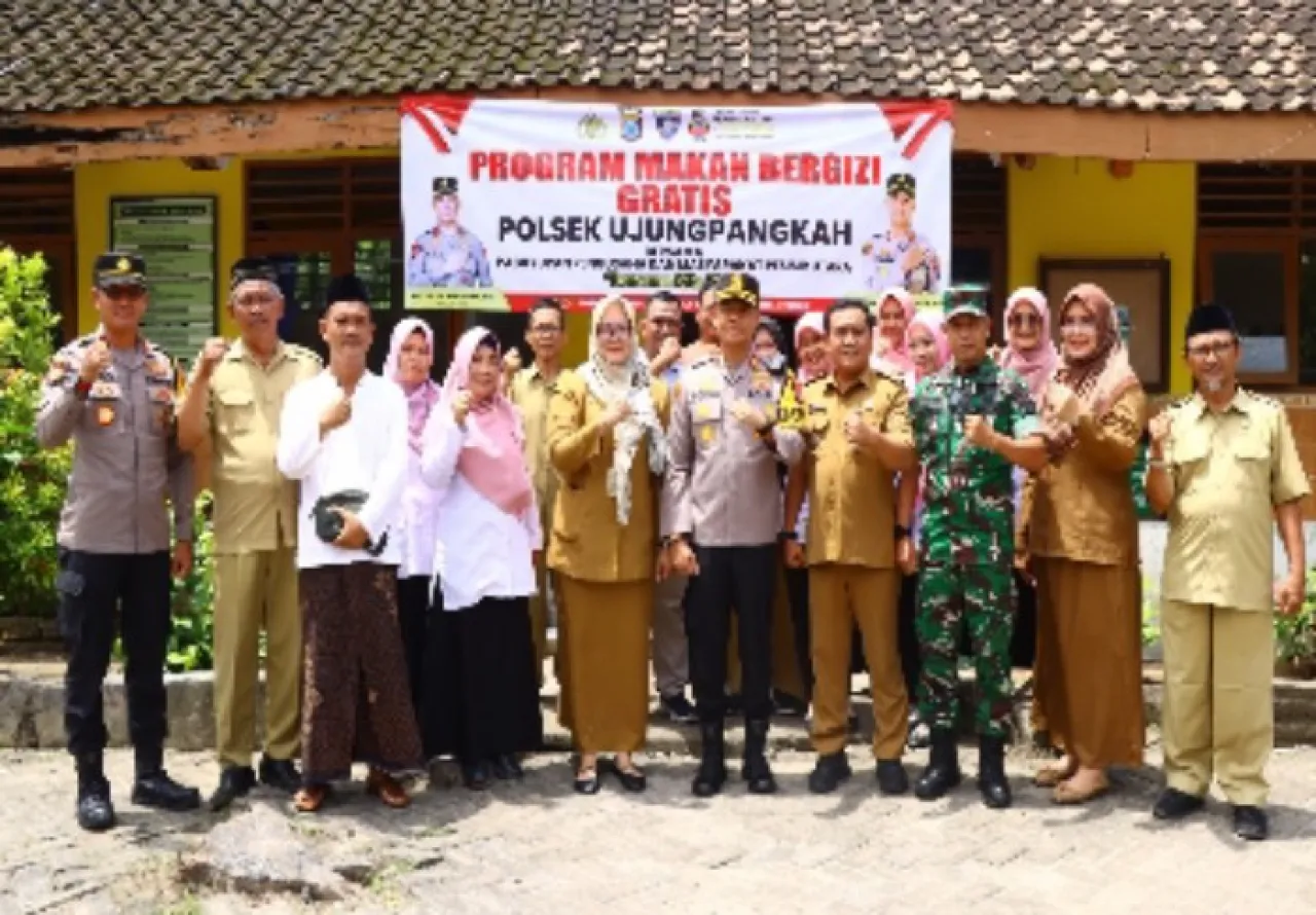Bentuk Dukungan Terhadap Pemenuhan Gizi Anak, Polres Gresik Gelar Program Makan Bergizi Gratis