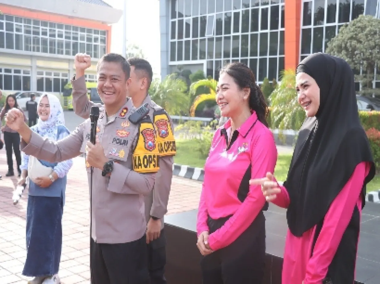 Kapolres Beri Dukungan Belajar Diluar Kelas, Outing Class SLB Kemala Bhayangkari 2 Gresik ke KBS