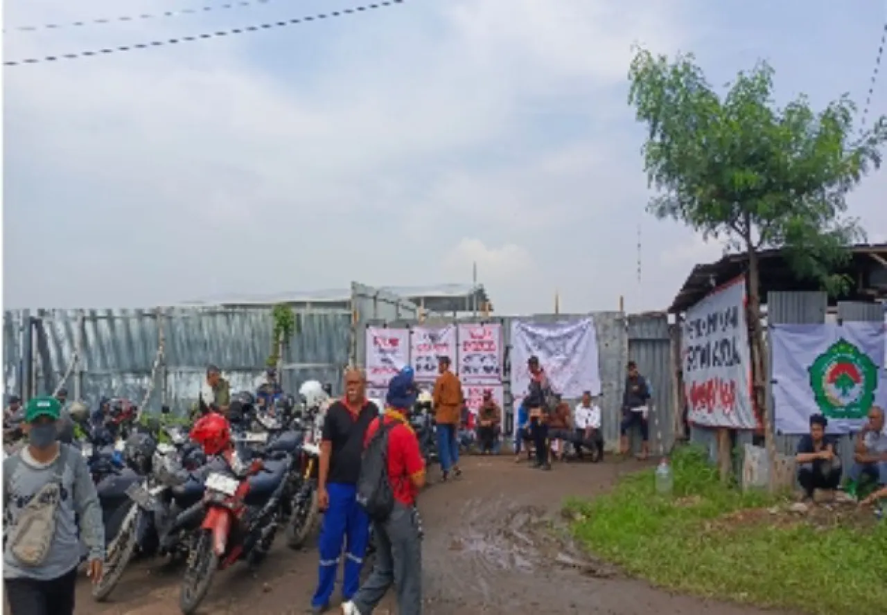 Ribuan Massa Aliansi Anti Mafia Jatim Menghadang, PN Sidoarjo Batalkan Eksekusi Tanah di Tambak Oso