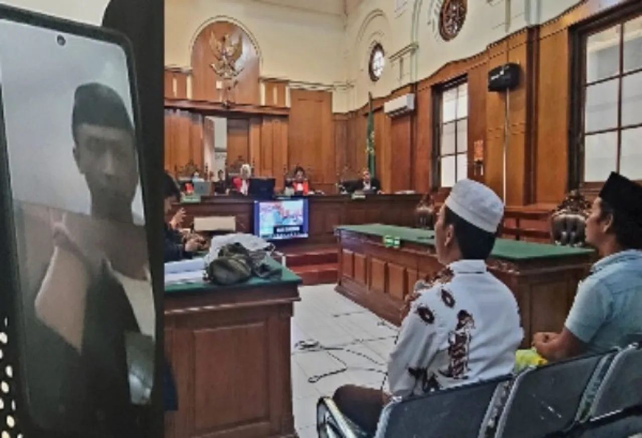 Kirim Rokok Ilegal Tanpa Pita Cukai 268 Slop, Ansori Diadili di PN Surabaya
