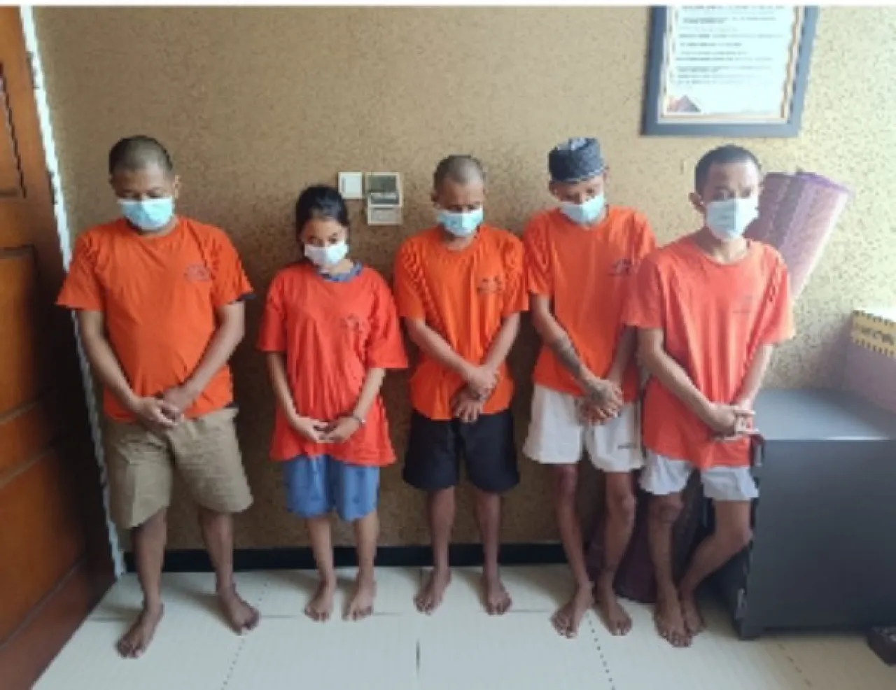Bongkar Jaringan Narkoba, Satresnarkoba Polres Gresik Sita 2,38 Gram Sabu, 2.980 Pil Koplo dan Amankan 5 Tersangka