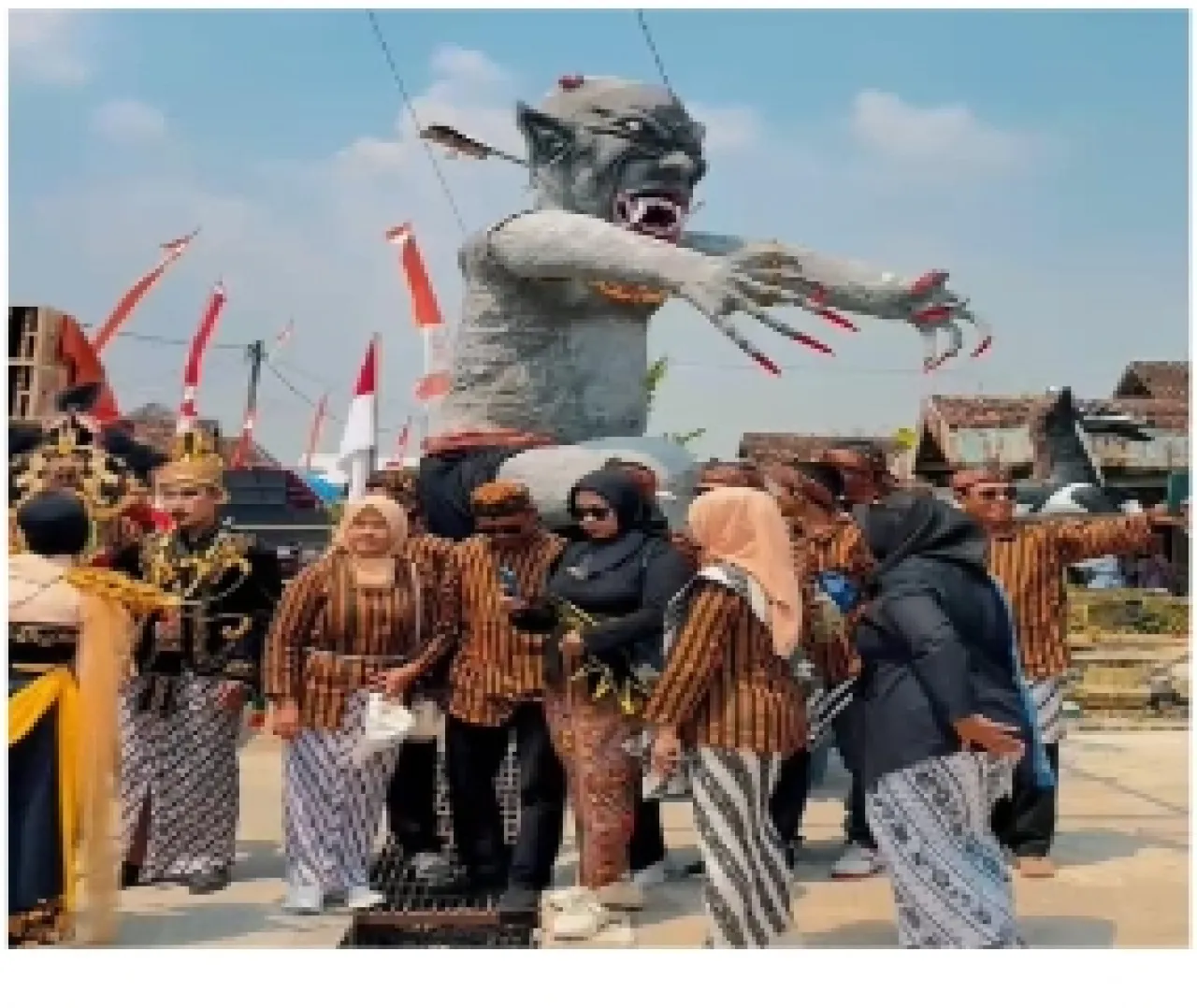 Peringati HUT RI ke-80, Ratusan Warga Dusun Mojolebak Gelar Karnaval