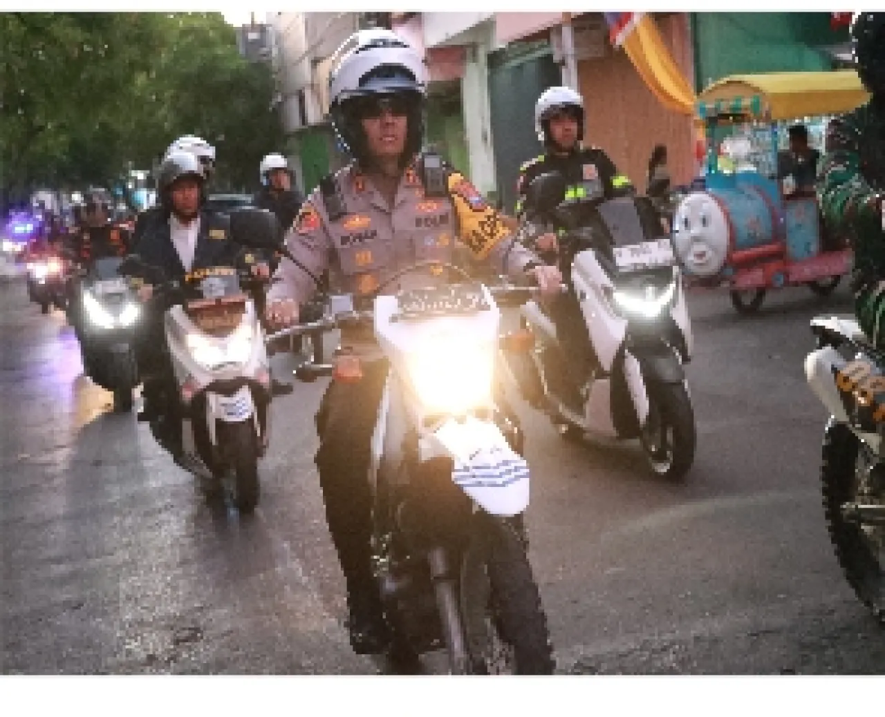 Polres Gresik Bersama Kodim 0817/Gresik Lakukan Patroli Skala Besar, Pastikan Keamanan Masyarakat