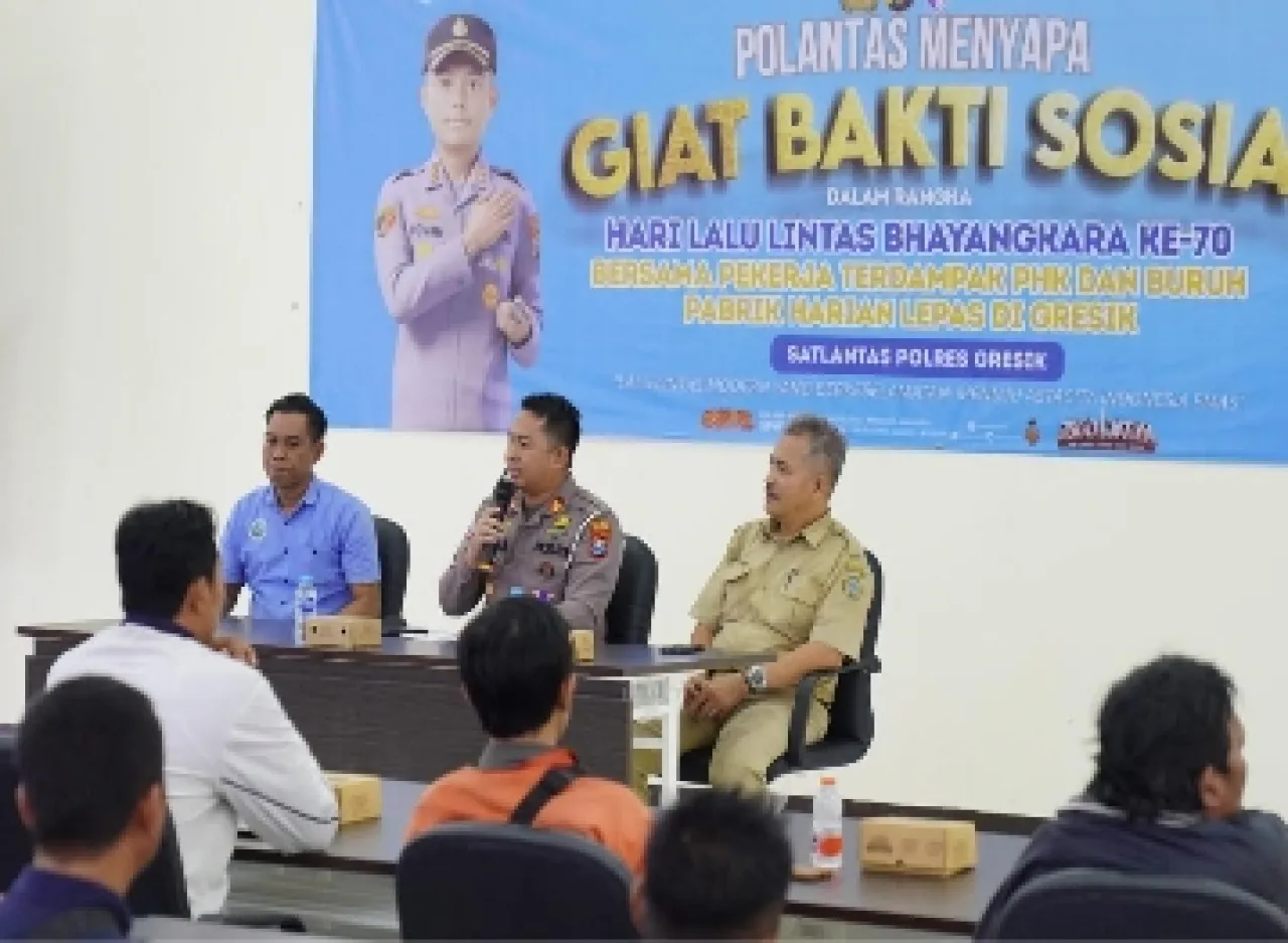 Peringati HUT Lantas ke-70 Satlantas Polres Gresik Gelar Baksos dan Pelatihan UMKM Bagi Pekerja Terdampak PHK