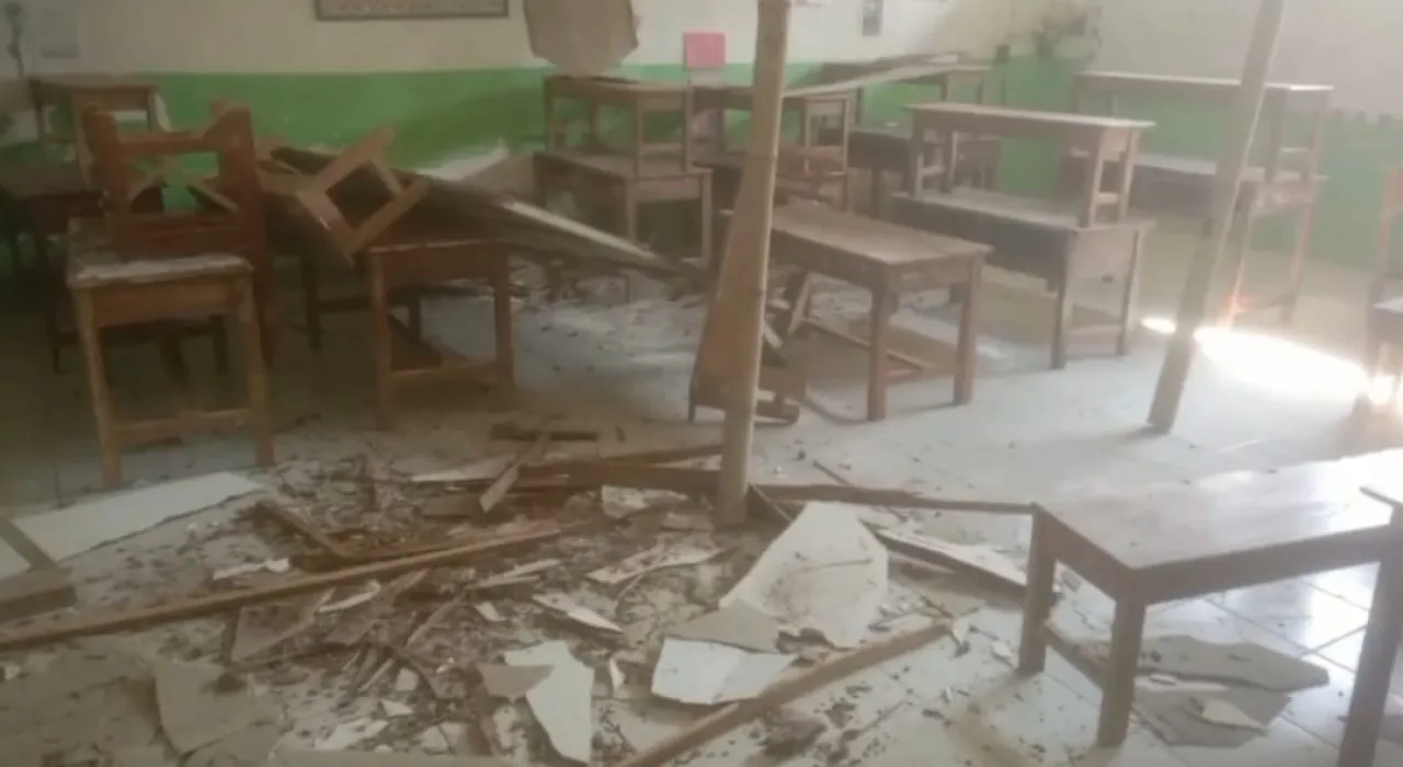 SDN Bunten Barat 3 Sampang Ambruk, Kades Bunten Barat Desak Dinas Pendidikan Sampang Segera Bangun Kembali