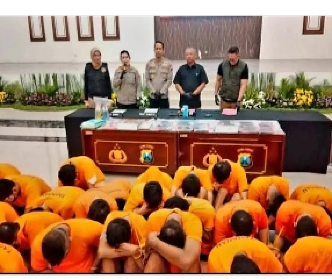 Berkas Perkara 34 Tersangka Pesta Gay di Hotel Surabaya Masih P-19