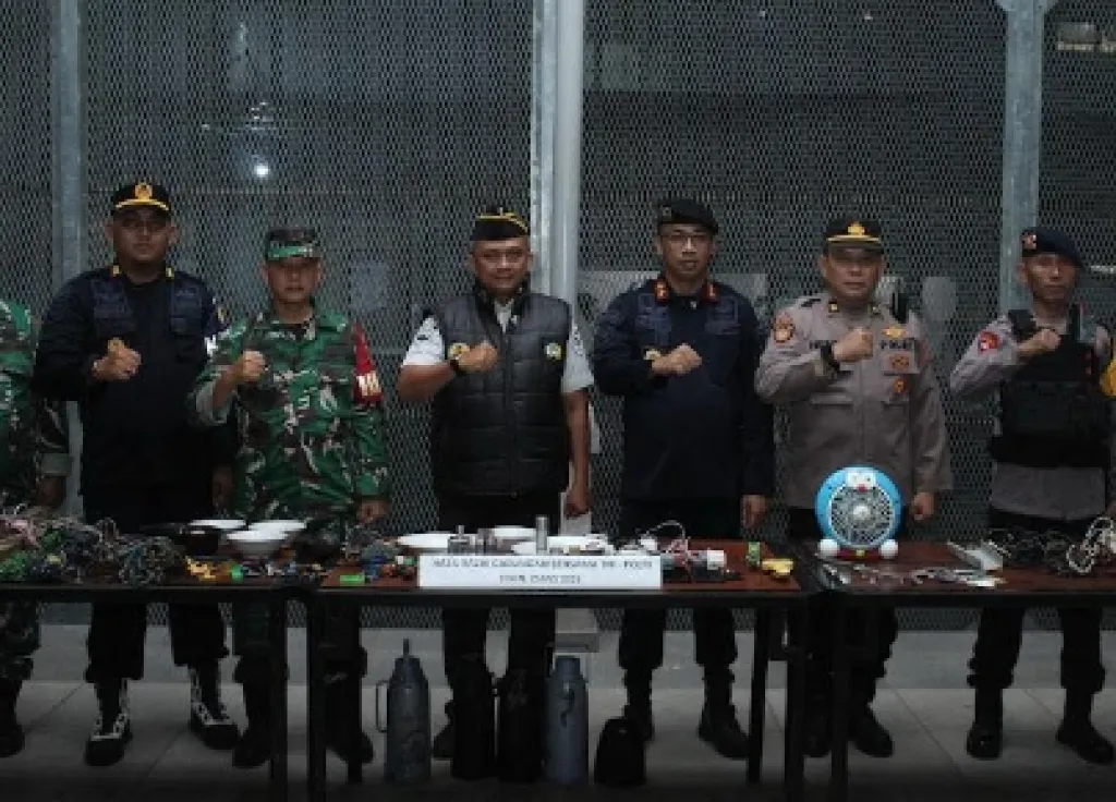 Wujudkan Rutan Bersih dari Halinar, Rutan Medaeng Libatkan TNI dan Polri dalam Razia