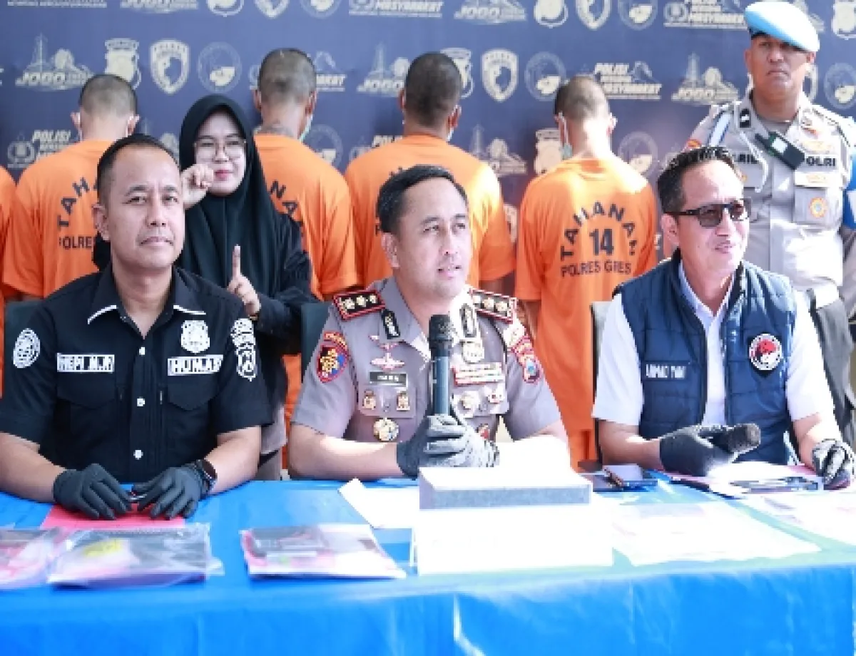 Polres Gresik Bongkar Jaringan Sabu di Menganti, 5 Tersangka Ditahan