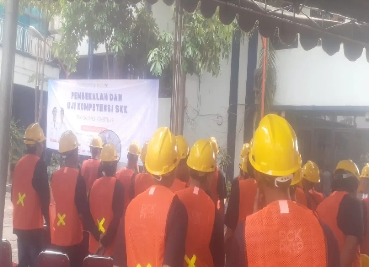 Tingkatkan Kompetensi Tenaga Kerja, Pemkab Gresik Dorong Peserta Miliki Sertifikasi Keahlian