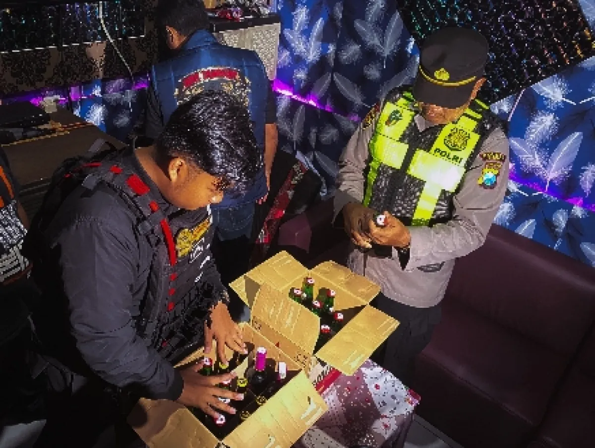 Polres Gresik Sita 47 Botol Miras di Kebomas, Dua Lokasi Jadi Sasaran Patroli KRYD