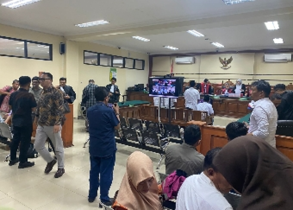 Sidang Perdana Kasus Korupsi Dana PEN Rp12 Miliar Sampang, Empat Terdakwa Diadili di Pengadilan Tipikor Juanda