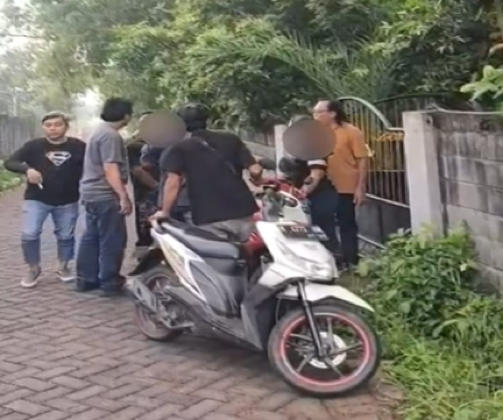 Dua Pelaku Pencurian HP di Manyar Gresik Diringkus Satreskrim Polres Gresik, Penadah Turut Diamankan
