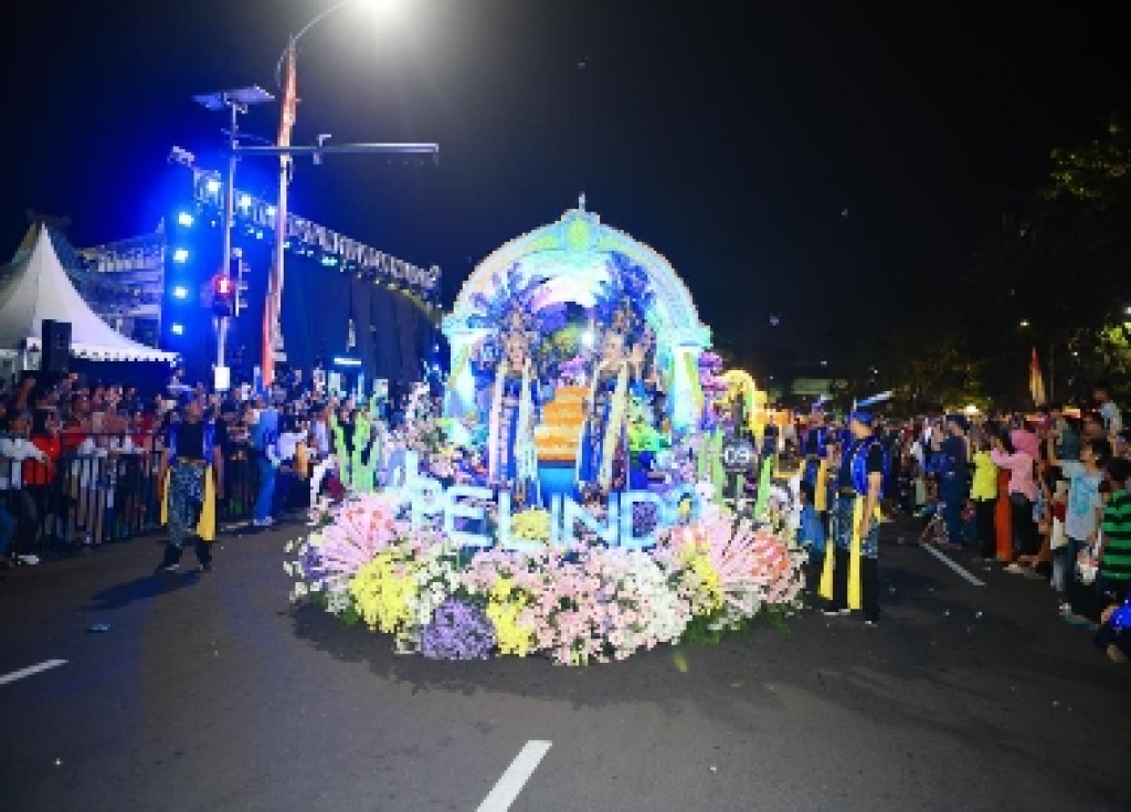 Harmony of Ocean di Surabaya Vaganza 2026: Mobil Hias Pelindo Angkat Keindahan Laut dan Harmoni Manusia dengan Alam
