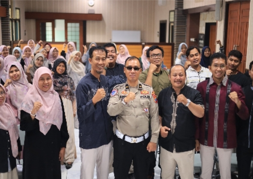 Satlantas Polres Gresik Gandeng Guru Tanamkan Budaya Tertib Lalu Lintas Sejak Dini