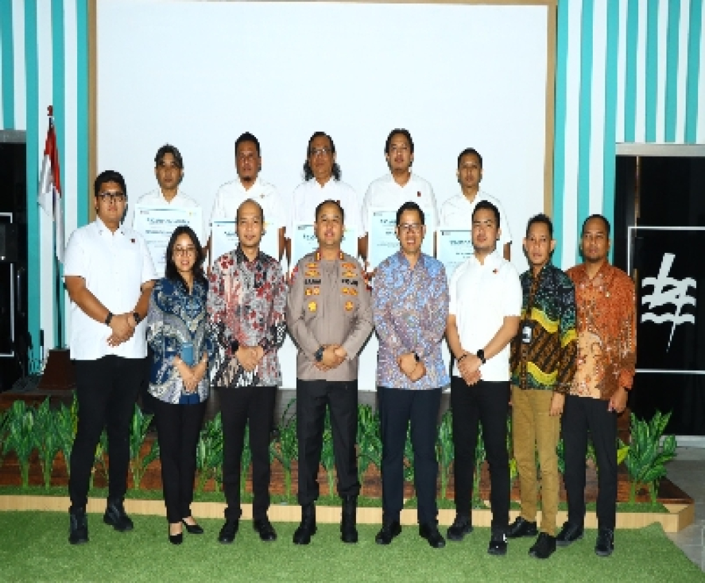 Polres Gresik Raih Penghargaan Tertinggi PLN Jatim, Berhasil Ungkap Pencurian Kabel Listrik dan Amankan Lima Tersangka