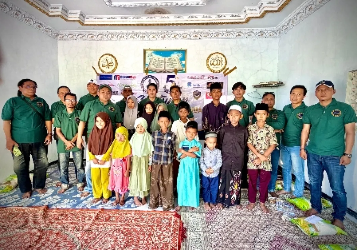 Peringati HUT ke 5 Tahun, PJS Berbagi Kebahagiaan, Santuni Anak Yatim dan Kaum Dhuafa di Dusun Poteran Sampang 