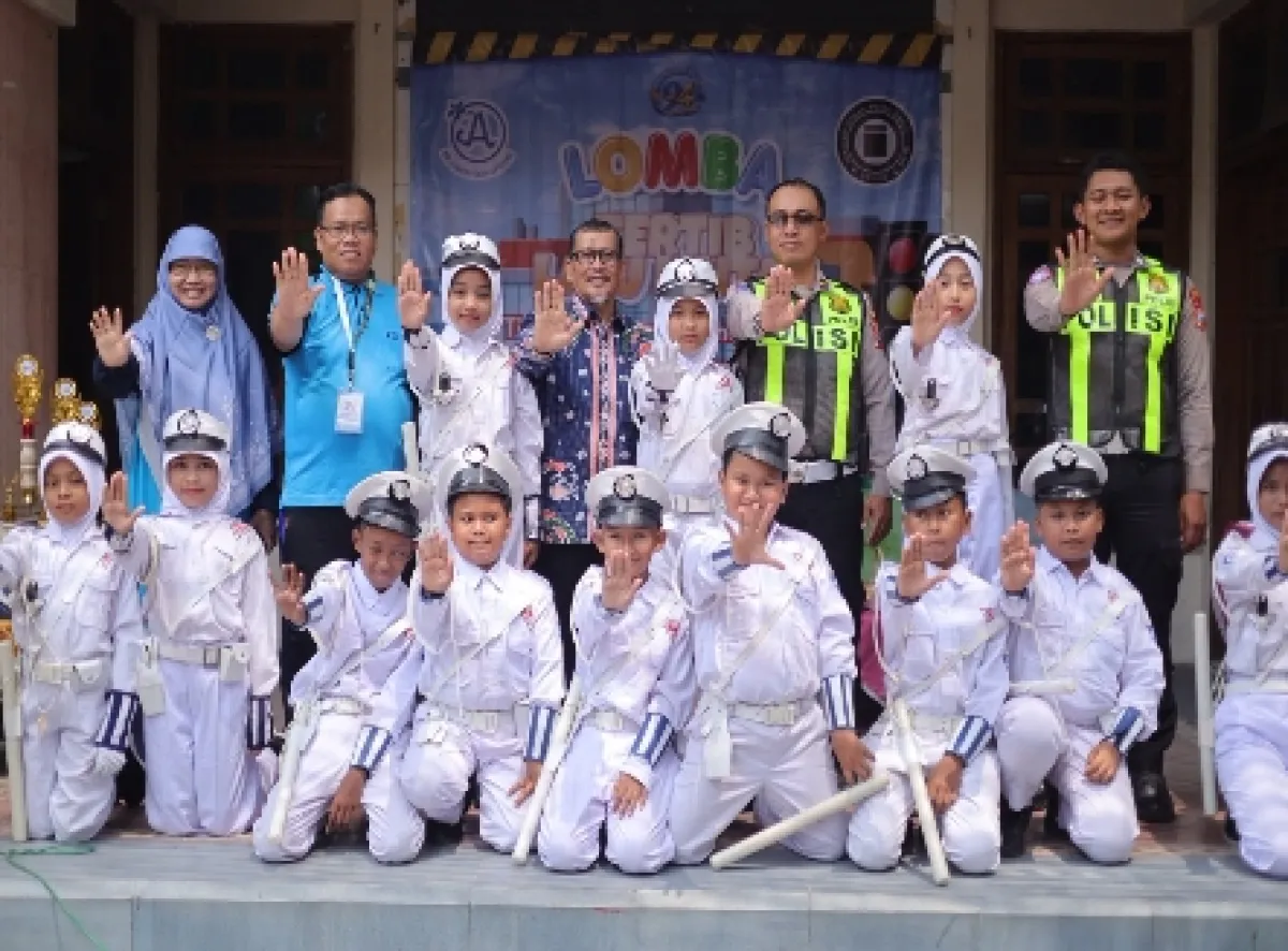 Tertib Lalu Lintas Ditanamkan Sejak Dini, Ratusan Anak TK di Gresik Ikuti Lomba Edukatif
