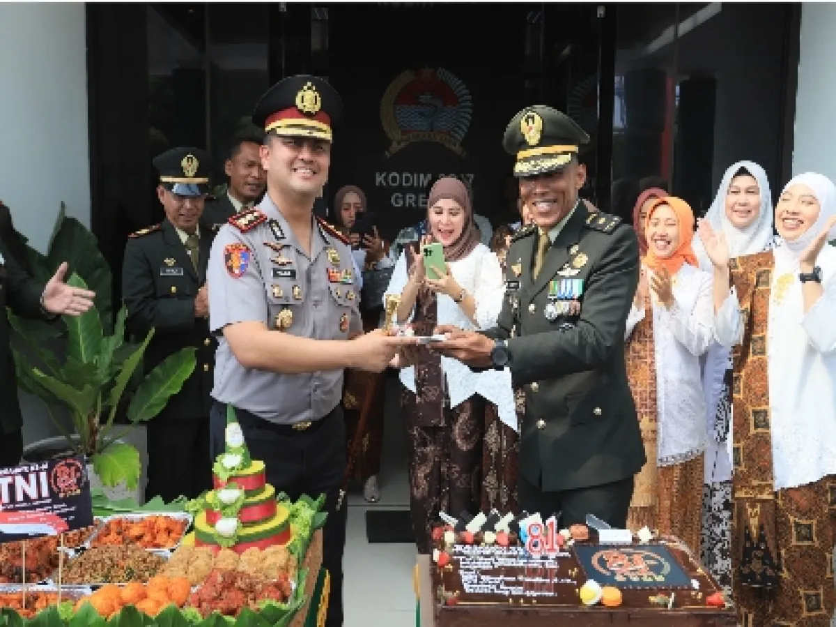 Polres Gresik Beri Kejutan HUT TNI ke-81, Soliditas TNI-Polri di Gresik Makin Kokoh