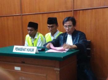 Dua Pemuda Bersaudara Pengedar Narkotika Disidangkan PN Surabaya. 