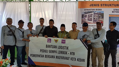 Walikota Kediri Abdullah Abu Bakar, Kunjungi Korban Gempa di Lombok.