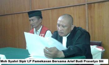 Moh Syahri Sipir Lapas Pamekasan Tertunduk Lesu Saat Disidangkan
