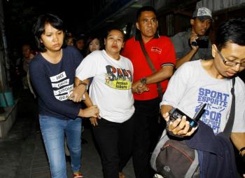 Germo dan PSK Gelap Kawasan Dolly di Grebek Aparat
