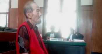  Engkong Enam Cucu, Dituntut 7 Tahun Penjara Atas Kasus Kepemilikan Sabu Dan Ekstasy.
