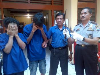 Bawa Clurit Saat Razia Lantas Polsek Tambaksari, Dua Residivis Ranmor R2 di Tangkap