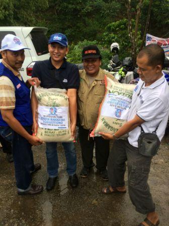 Tim Ibas Bantu Keperluan Korban Tanah Longsor Ponorogo