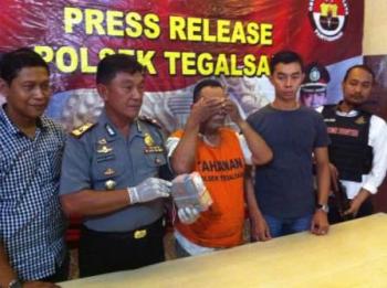 Lalukan Penipuan di Tunjungan Plaza, Ade Ilmiawan di Tangkap Satpam.