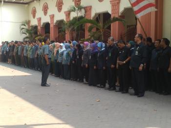 PN Surabaya Gelar Apel Komitmen Pengabdian Pada Masyarakat Pencari Keadilan