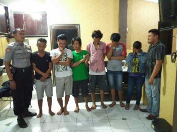 Asyik Nyabu, 6 Pemuda Tidak Sadar Dipantau Petugas, Dini Harinya Digrebek Polsek Sawahan