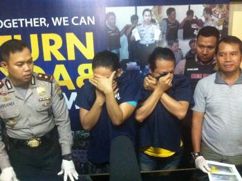 Ingin Dapat Cewek di Face Book, Kopi Darat Ternyata Waria, Bernans Diperas 16,6 Juta.