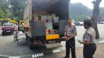 Polres Pasuruan Kirim Sembako Pada Warga Terdampak Tanah Longsor Ponorogo.