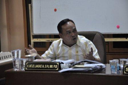  Masyarakat Desa Menara Indah Kecipratan Mesin Genzet Dari DPRD Provinsi Sulawesi-Selatan